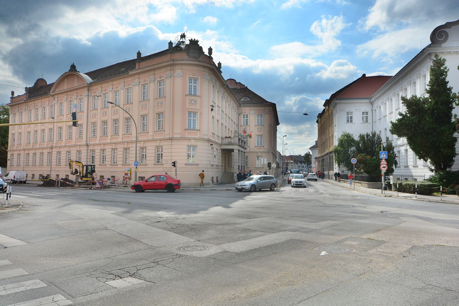 Hétfőtől kezdődnek a közműcserék a kis Budain - lezárják az utcát